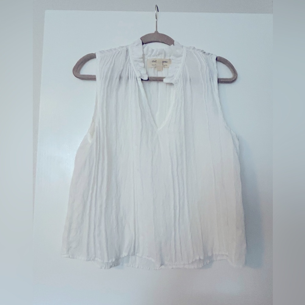 White cloth and stone blouse